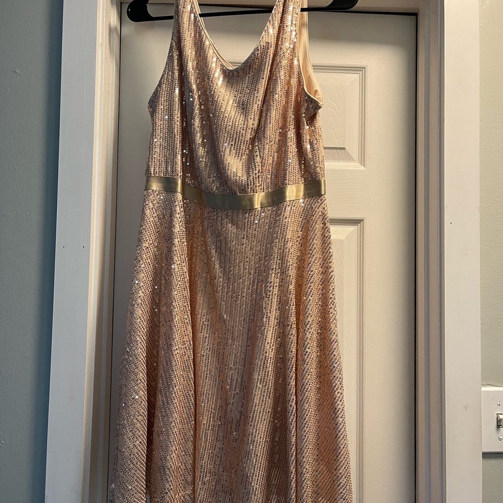 Gold Scoop Neck Sleeveless Prom Dress